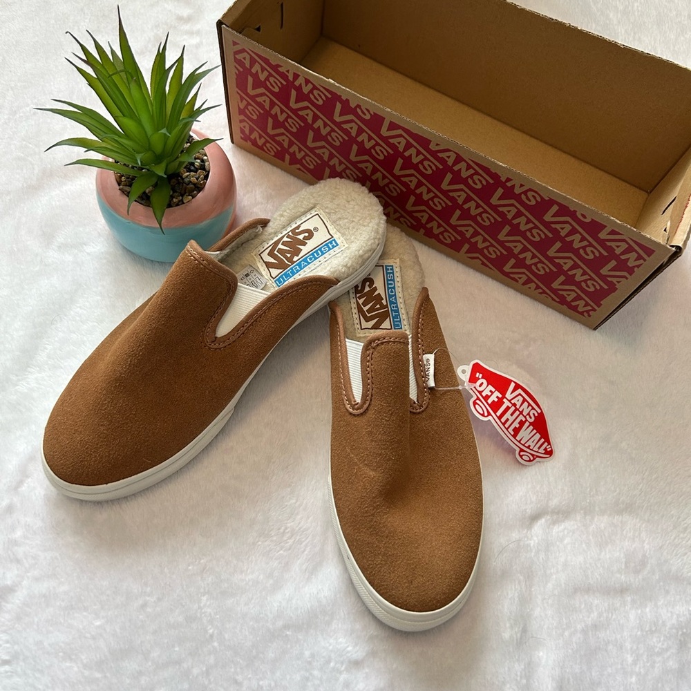 Vans Ultracush Sherpa Mules in Chipmunk/Marshmallow